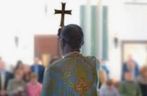 A G�r�g Ortodox Egyh�z: a vakcin�k nem tartalmaznak sem mikrochipet, sem �ssejteket