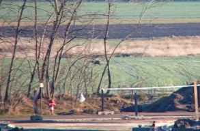 Vesz�lyes fekete p�rduc k�sz�lhat egy magyarorsz�gi v�ros hat�r�ban