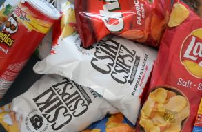 Olyan mintha egy kiskan�l piros paprik�t nyaln�l: Cs�ki Csipszet tesztelt�nk