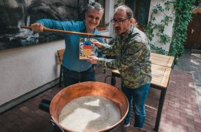 K�vi olyan szerepl�je a vil�g gasztron�mi�j�nak, mint a zen�nek Bart�k vagy a focinak Pusk�s