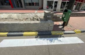 Falba �tk�z� gyalog�tj�r� jelent meg egy sz�p reggelen Suceav�n