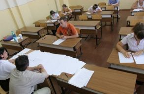 Rom�n �retts�gi: 97 sz�zal�kos volt a r�szv�tel, 63 di�kot z�rtak ki csal�s miatt