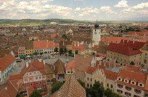 Rom�niai v�ros el�zi P�rizst egy n�pszer� turisztikai honlap legjobb eur�pai c�lpontjainak list�j�n