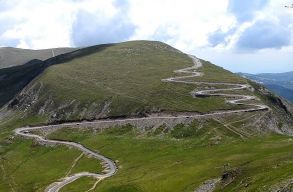 M�r a Transalpina legmagasabb pontj�n is olt�k�zpontot nyitnak