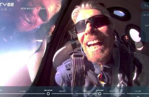 Richard Branson angol milli�rdos elment a vil�g�r perem�re, �s sikeresen vissza is t�rt