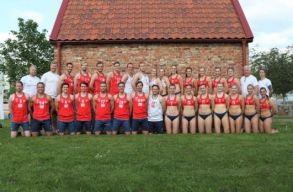 A k�nyelmetlen bikini helyett r�vidnadr�gban r�plabd�zott a n�i csapat, megb�ntett�k Norv�gi�t