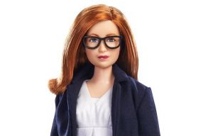 Orvos, �pol� �s vakcinol�gus is van az �j Barbie-sz�ri�ban, amellyel a Covid ellen harcol� n�k el�tt tisztelegnek