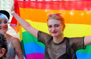 „Folyamatosan szorongok amiatt, ami most Rom�ni�ban �s Magyarorsz�gon zajlik” – LMBTQ-s kisebbs�gieket k�rdezt�nk