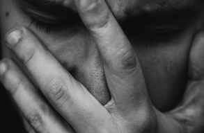 Az UNICEF figyelmeztet: a j�rv�ny alatt sokat romlott a fiatalok ment�lis �llapota