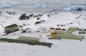 Mostanra �rt, ha nem is a vil�g v�g�re, de az antarktiszi kutat��llom�sra az AstraZeneca olt�sa