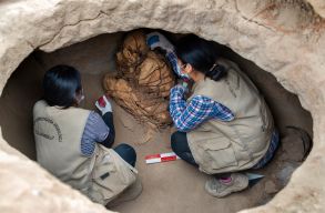 800 �ves m�mi�ra bukkantak a perui r�g�szek