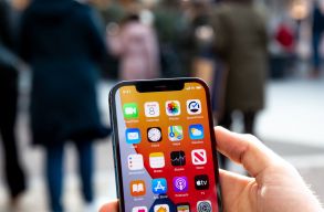 „Az okostelefonnal r�szakadt az internethaszn�lat az erd�lyi magyarokra”