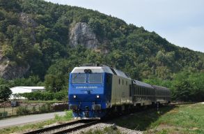  Tak�cs Bence: Vonattal a magyarlakta ter�leteken