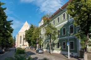 Felf�ggesztett�k a jelenl�ti oktat�st a kolozsv�ri Reform�tus Koll�giumban